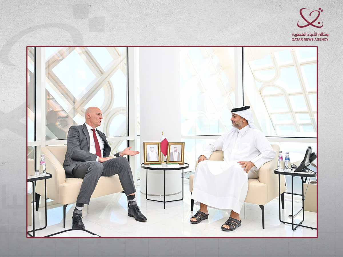 مسؤول قطري وسفير هولندي يبحثان تعزيز التعاون في المناطق الحرة والاستثمار