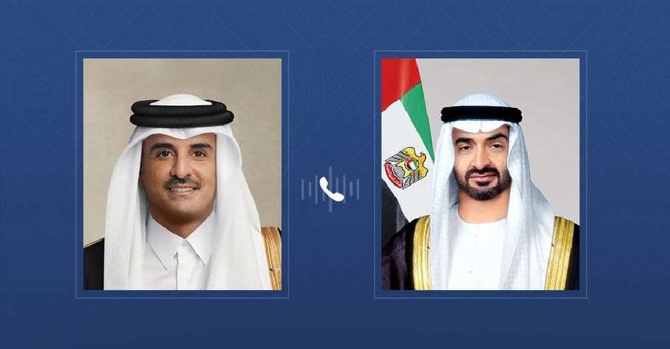 اتصال هاتفي بين رئيس دولة الإمارات وأمير قطر يبحث العلاقات الثنائية والتطورات الإقليمية